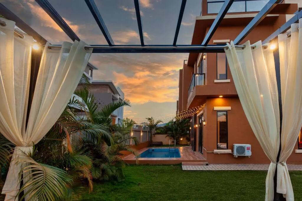 לונבלה Martini Villa By Aquastay מראה חיצוני תמונה